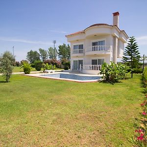 Villa mit 4 Schlafzimmern